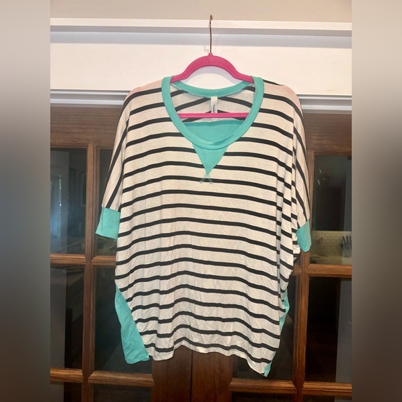 🔹NWOT Black & White Striped Teal Drop Sleeve Oversized Top - Picture 11 of 11